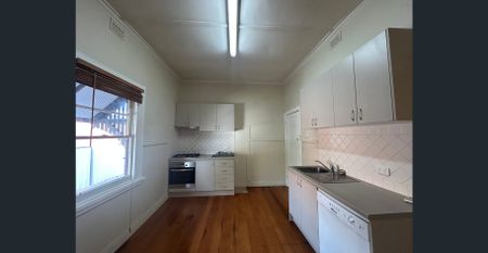 ONE BEDROOM COTTAGE ! - Photo 4