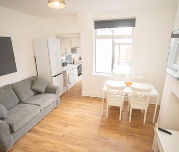 4 bedroom terraced house to rent - Photo 1