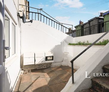 1 bedroom flat to rent Ashford Road - Photo 2
