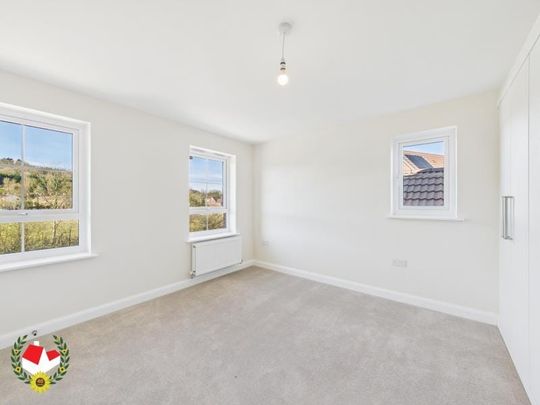 Sniggs Field Avenue, Winnycroft, Gloucester - Photo 1