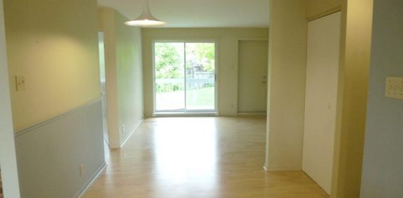 ST-ROMUALD (LÉVIS), BEAU 4 1/2, LOGEMENT À LOUER, PRÈS DES PONTS ET SERVICES - Photo 2