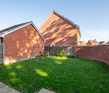 3 bedroom detached house to rent - Photo 4