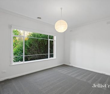 71 Invermay Grove, Rosanna - Photo 5