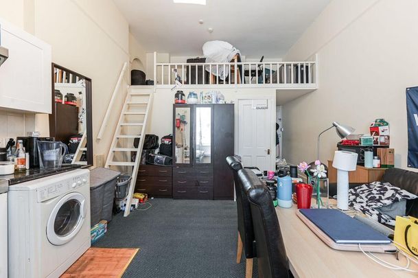 Studio to rent - Photo 1