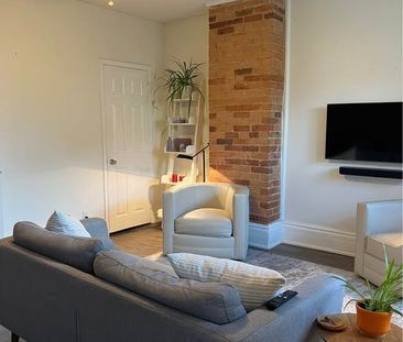 For Lease - 244 Bathurst Street, Toronto, Ontario - Photo 6