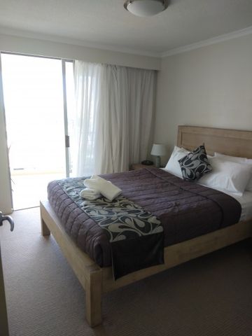 Convenient 1-Bedroom Fully Furnished Apartment â Trilogy, Surfers Paradise - Photo 5