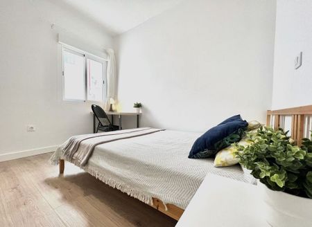 Calle del Conde de Vistahermosa, Madrid, Community of Madrid 28019 - Photo 5