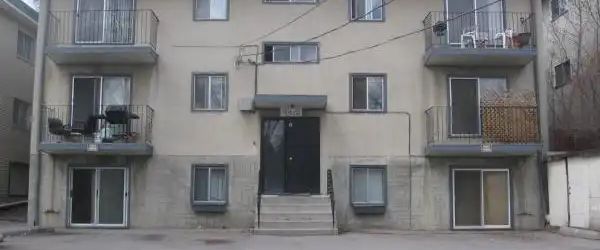 Available - One Bedroom Apartment in Highland Park — 1 Bedroom Apartment - Photo 1