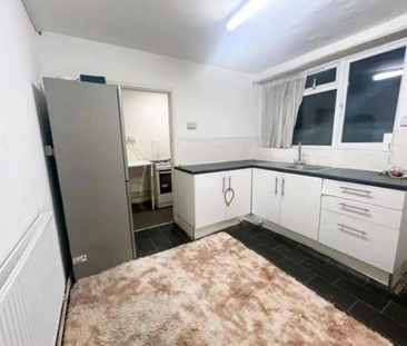 1 bedroom in a house share to rent - Photo 6