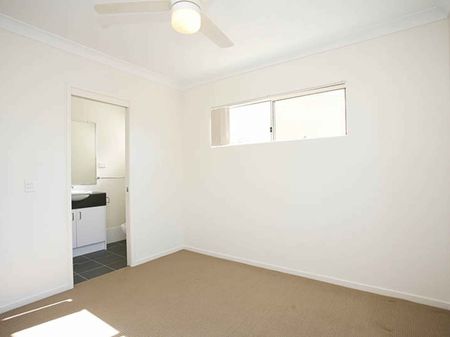 CABOOLTURE - COZY & SECURE - Photo 2