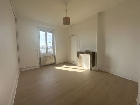 Location Appartement 2 pièces 45m² CLERMONT FERRAND 63000 - Photo 2