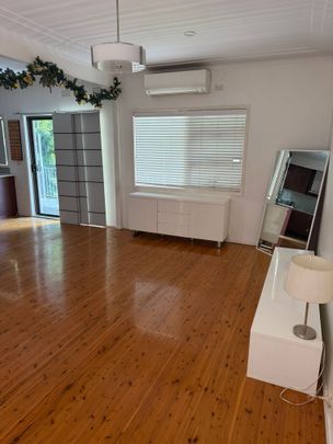Spacious Double-Storey Family Home in Prime Cabramatta Location - Photo 1