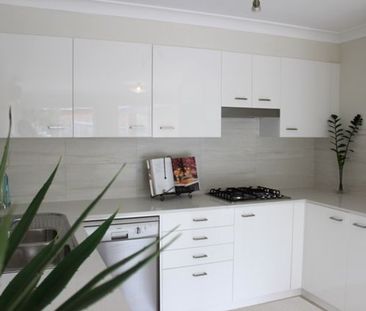 Tastefully Appointed Large Townhouse - Photo 4