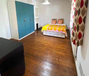 5 bedroom semi-detached house to rent - Photo 4