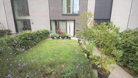 Prachtige rijwoning gelegen in centrum met 2 slpks en terras/stadstuin - Foto 4