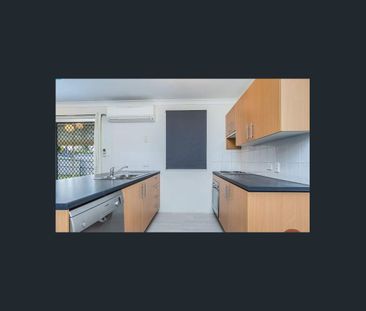 Family Home With Side Access! - Photo 4