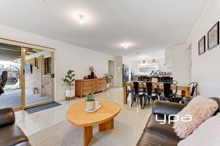 Modern 3-Bedroom Family Home in Prime Location - Photo 3