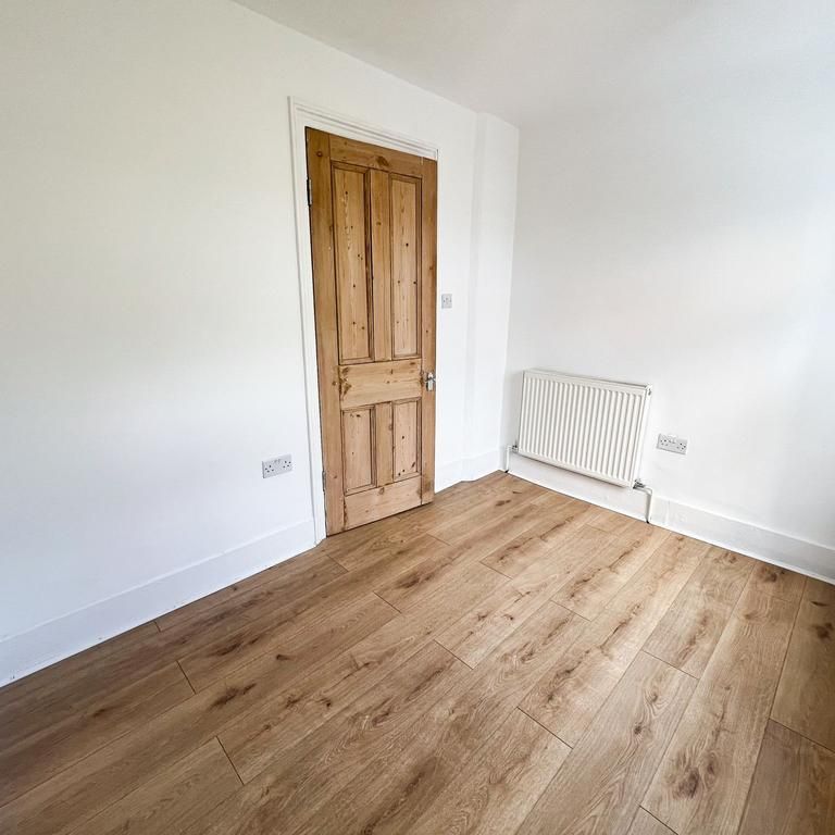 5 bedroom terraced house to rent - Photo 1