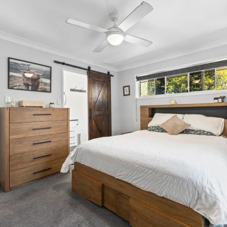 Moreton Downs Family Home - Photo 3