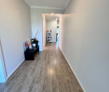 18 Edenhope Circuit - Photo 4