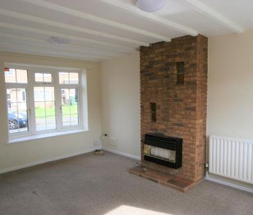 3 bedroom semi-detached house to rent - Photo 1