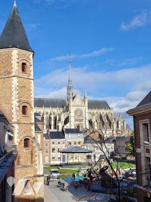 T4 AVEC VUE SUR LA CATHEDRALE AVEC UN GARAGE FERME - Photo 1