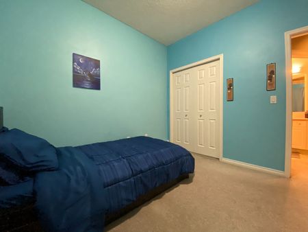 Furnished 2 Bed + 2 Bath - Photo 5