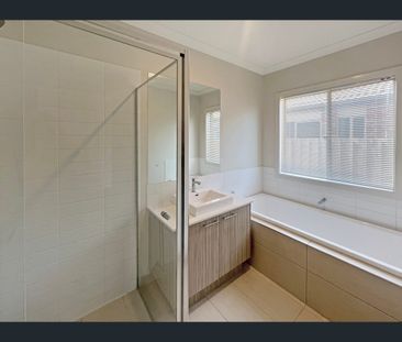 7 Garganey Road, Armstrong Creek, Vic 3217 - Photo 1
