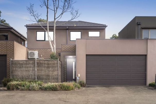 2/141 Stud Road Wantirna South VIC - Photo 1