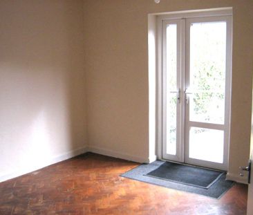 2 bedroom bungalow to rent - Photo 2