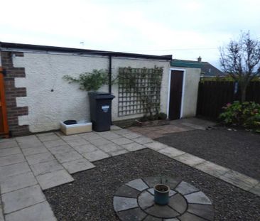 2 bedroom bungalow to rent - Photo 2