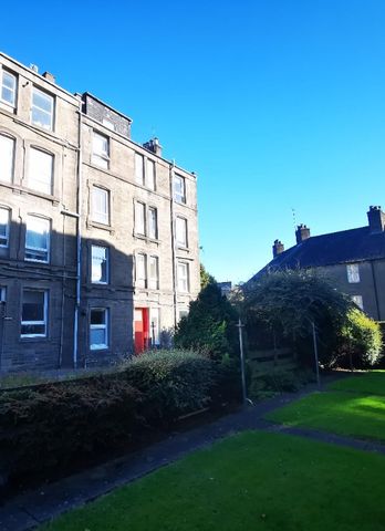 2 Baldovan Terrace, Maryfield, Dundee - Photo 5