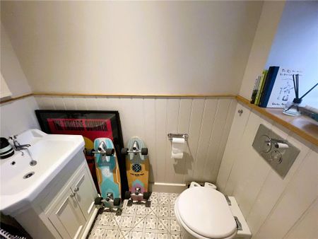 3 bedroom end of terrace house to rent - Photo 4