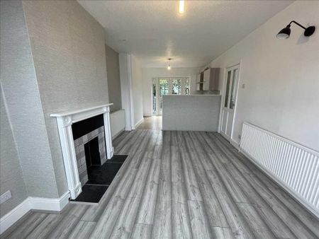 3 bedroom semi-detached house to rent - Photo 3