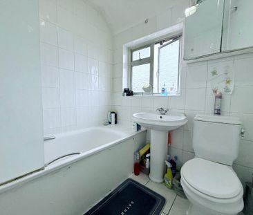 Carlisle Avenue, East Acton, London, W3 7NL - Photo 3