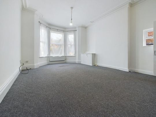 2 bedroom ground floor flat to rent - Photo 1