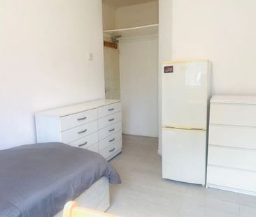 Room in a Shared Flat, Kington House, NW6 - Photo 3