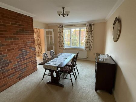 3 bedroom detached bungalow to rent - Photo 3