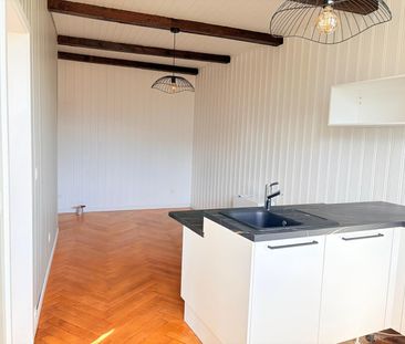 2.5-ROOM APARTMENT WITH NEWLY RENOVATED CACHE - Photo 2