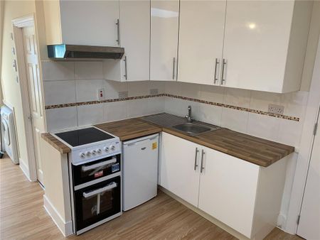 Studio to rent - Photo 3