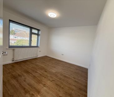 3 bedroom end of terrace house to rent - Photo 3