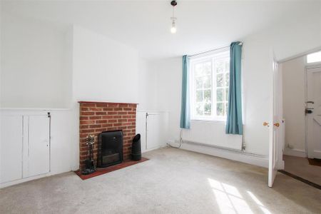 2 bedroom semi-detached house to rent - Photo 5