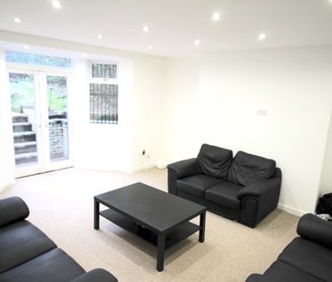 7 Bed - 9 Ash Grove, Hyde Park, Leeds - LS6 1AX - Student - Photo 6