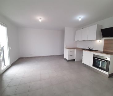 location Appartement T2 DE 45.6m² À MARSEILLE - Photo 2