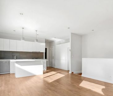 Modern Comfort & Convenience in a Desirable Pascoe Vale Pocket - Photo 5