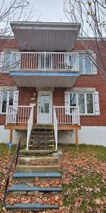 5 1/2 lumineux, chauffé, 1 stationnement déneigé, libre - Photo 3