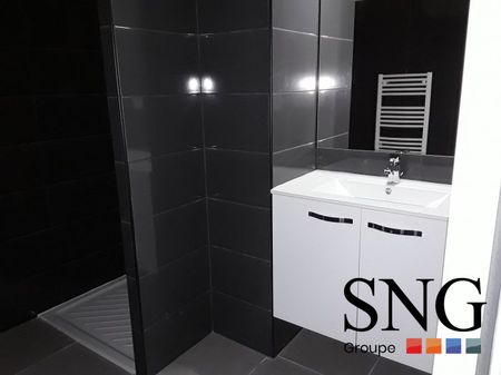 T2 AVEC BALCON ET PARKING - Photo 2