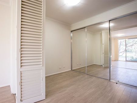 Stylish One Bedroom in Prime Location - Photo 3