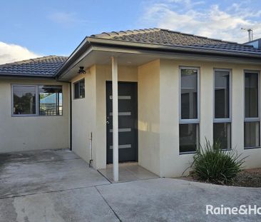 Unit in Great Location | Freshly Painted - Photo 5