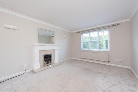 4 bedroom detached house to rent - Photo 2